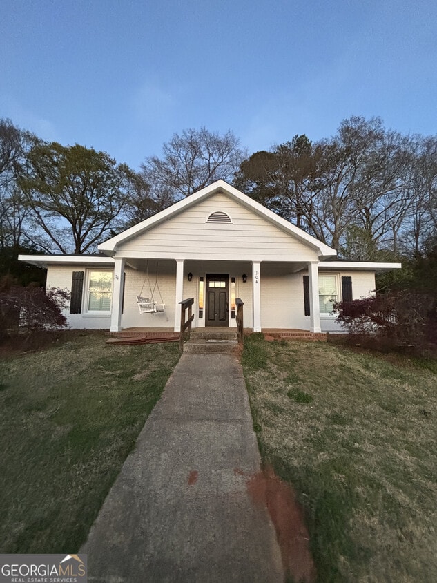 Foto principal - 104 Ridgecrest Rd