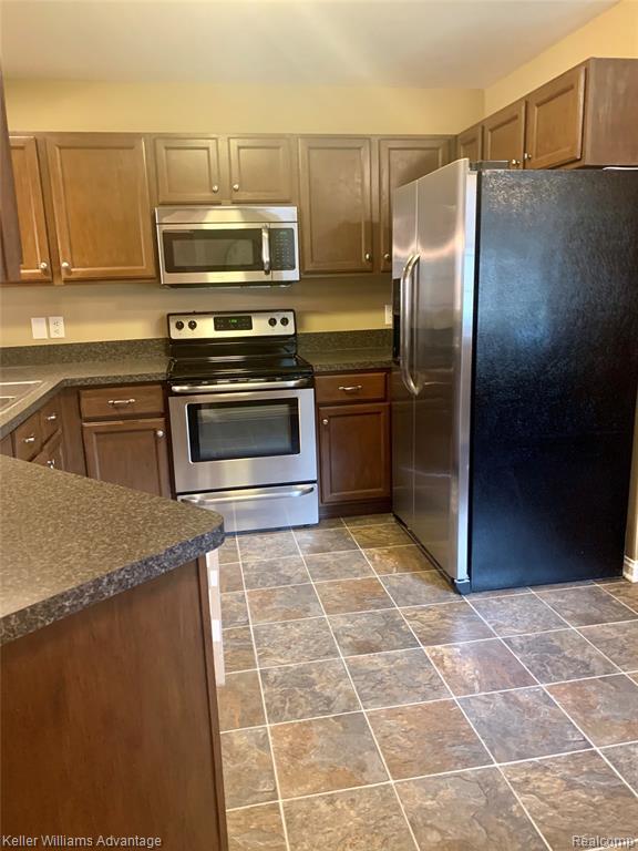 Foto del edificio - 2758 Maple Forest Dr