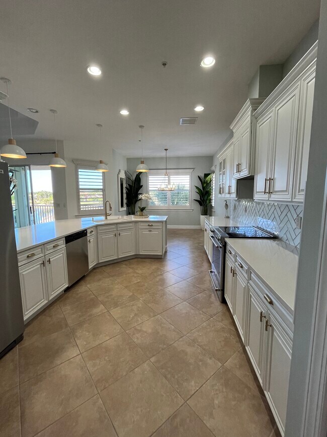 Foto del edificio - 7877 Clemson St