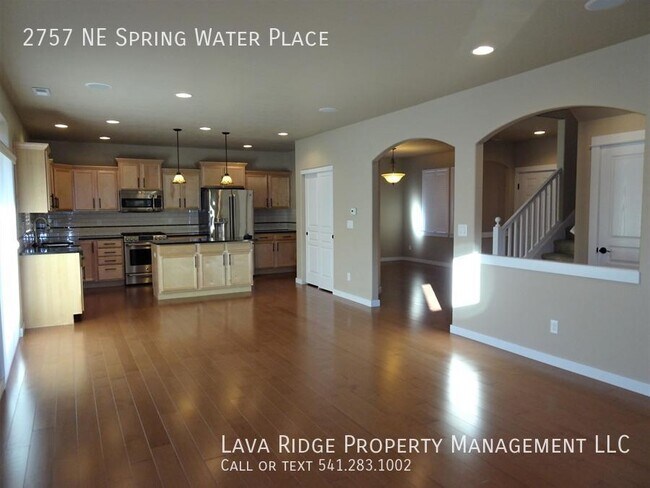 Foto del edificio - 2757 NE Spring Water Pl