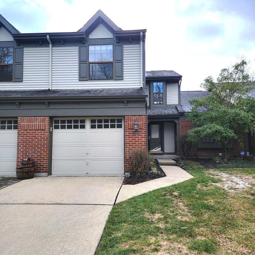 Foto principal - 1608 Shady Cove Ln