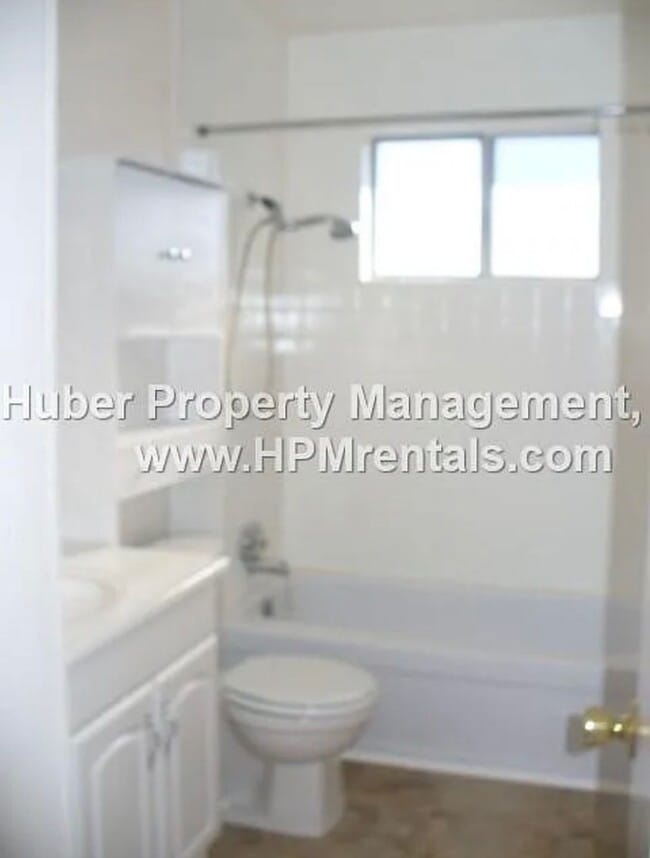 Building Photo - 3585 Sapphire Dr