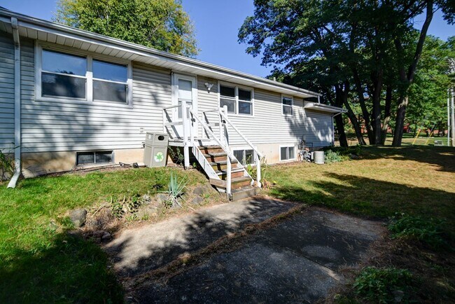 Foto del edificio - Katzfey-6715-6717 Century Ave