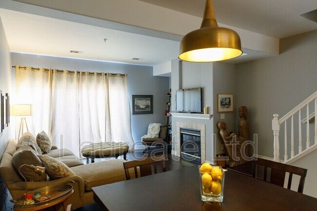 Foto del edificio - 2767 W Riverwalk Cir