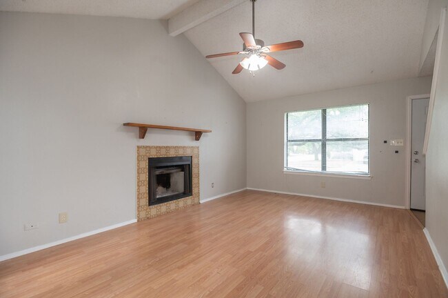 Building Photo - 9012 Sawtooth Ln