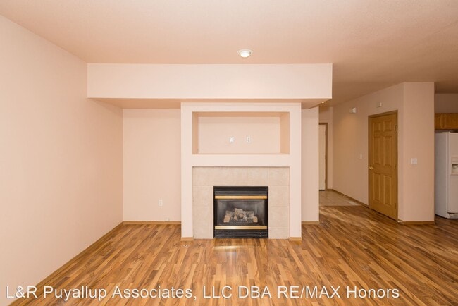 Building Photo - 4 br, 2.5 bath House - 8609 133rd St E