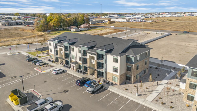 Building Photo - Lincoln Crossing Apts