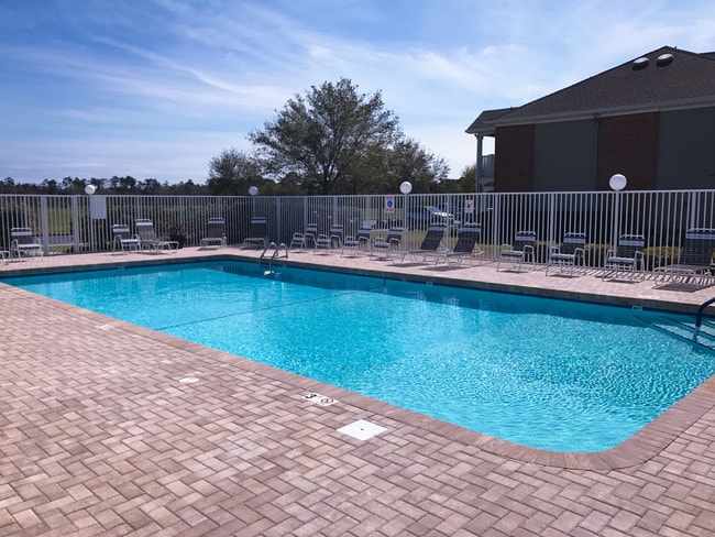 Swimming Pool - Alison Pointe