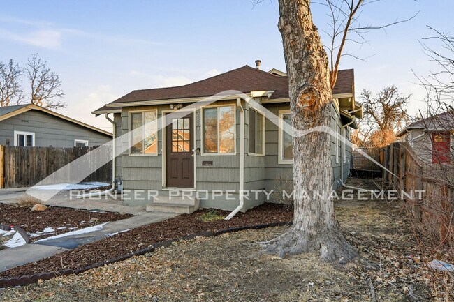 Foto del edificio - Charming Home with Central AC and Washer/Dryer