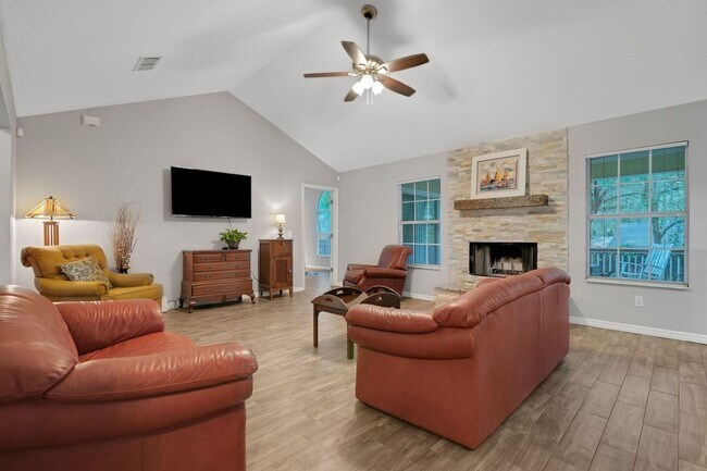 Building Photo - 3BR House in Gainesville - Close to Campus!