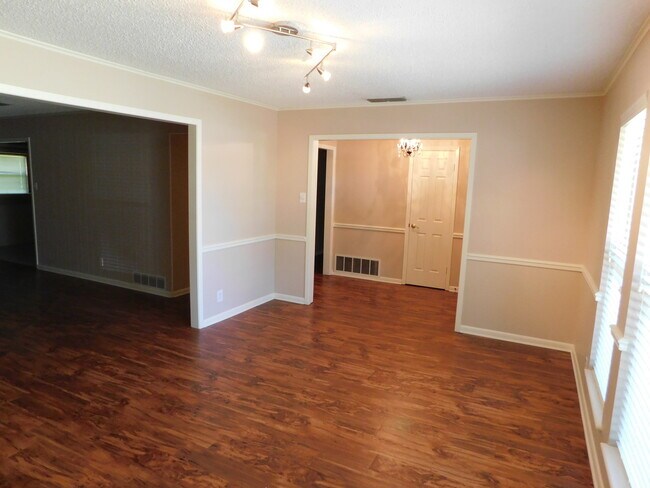 Building Photo - South Tyler! 4 Bedroom, 2 Bath Home w/Office!