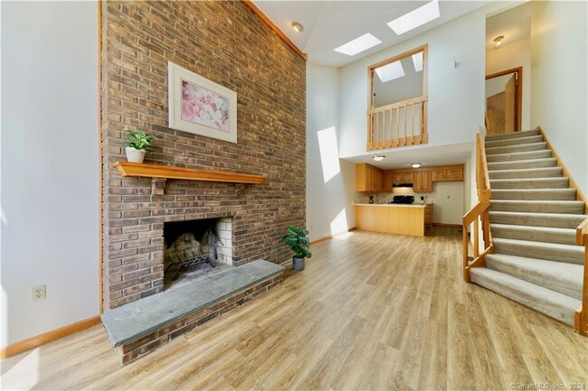 Building Photo - 22 Ivy Ln