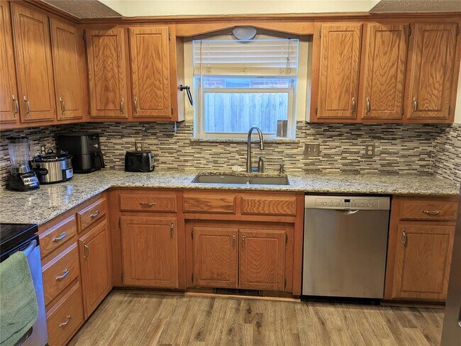Foto del edificio - 12513 Pine Bluff Dr