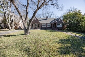 Building Photo - 3355 Lexington Rd