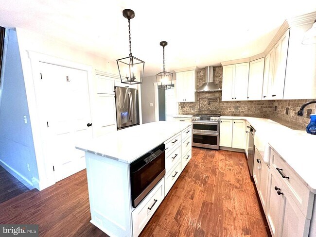 Building Photo - 21762 Rolling Woods Pl
