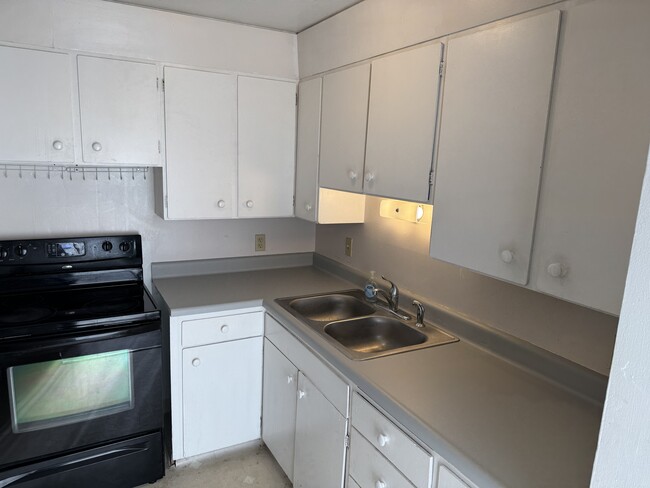 Kitchen - 2029 N 250 W
