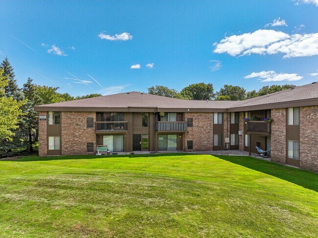 Foto del edificio - Eastwood Village Apartments