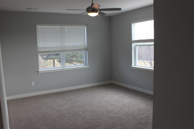 Building Photo - 2155 Willenbrock Cir