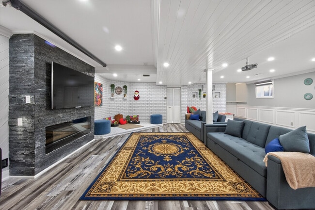 Building Photo - 14150 McLaughlin Rd