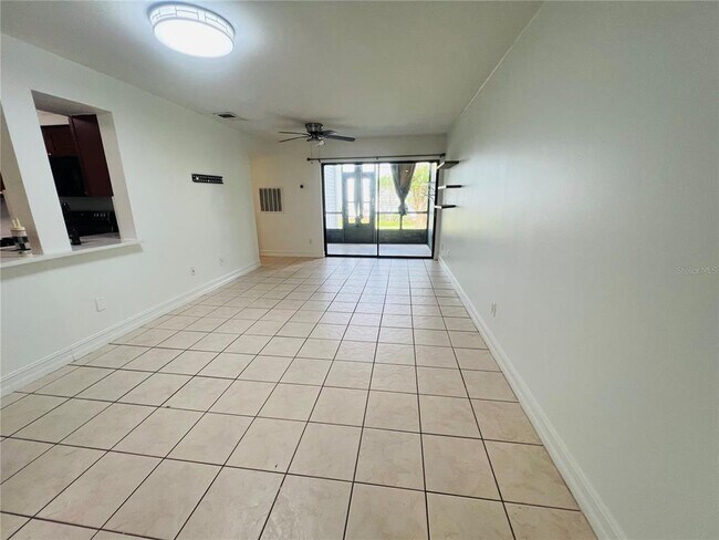 Foto del edificio - 3941 Atrium Dr
