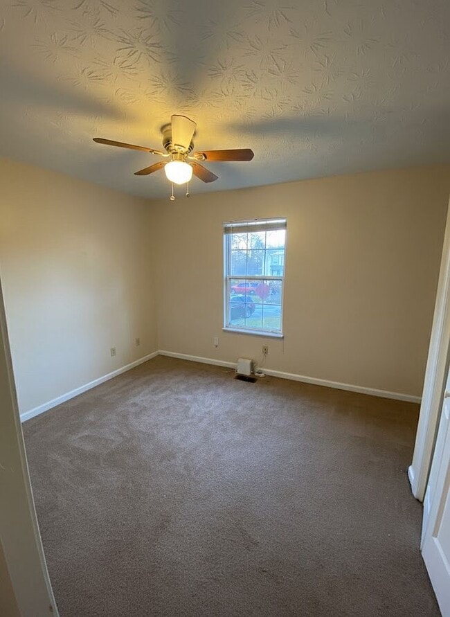 Building Photo - 6037 Newington Ln