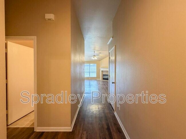 Foto del edificio - 8407 Skyview Rd