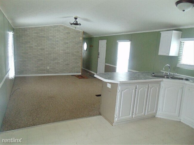 Building Photo - 3 br, 2 bath Mobile Home - 3804 N Riata Dr...