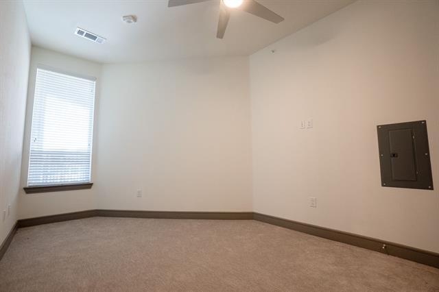 Foto del edificio - 2700 Old Denton Rd