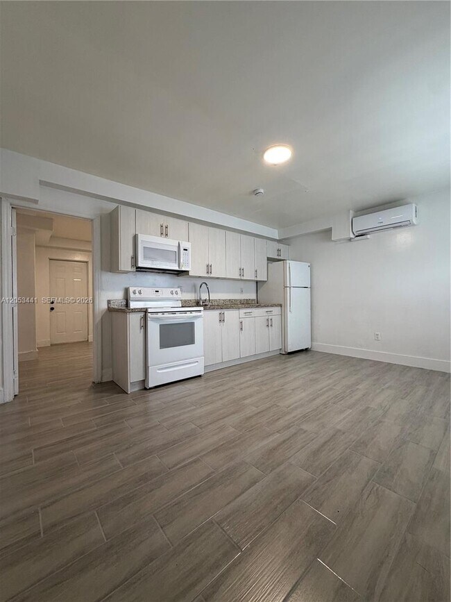 Foto del edificio - 60 NW 71st St