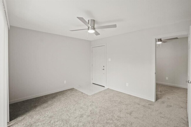 Building Photo - 1840 Burton Dr
