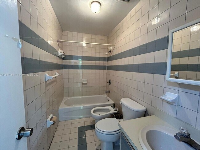 Foto del edificio - 3417 SW 25th Ter