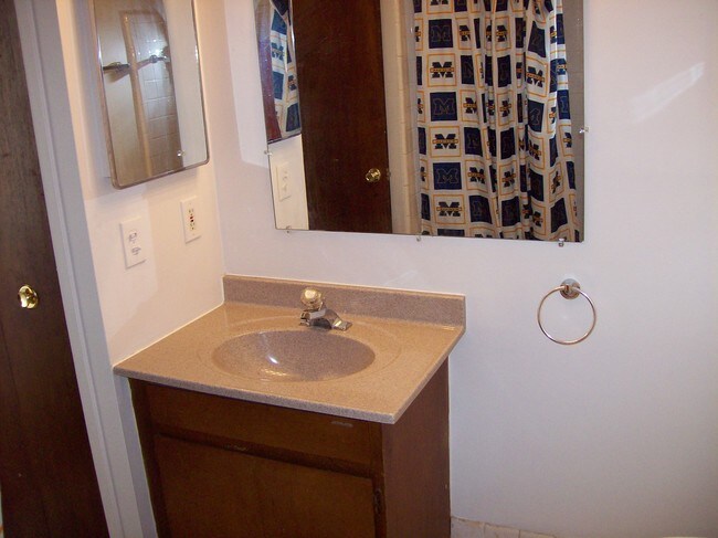 Foto del edificio - 14555 Champaign Rd