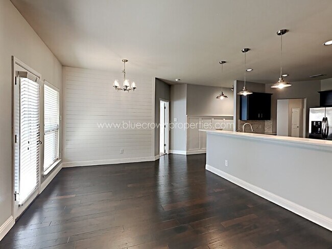 Building Photo - 1103 Bexar Ave