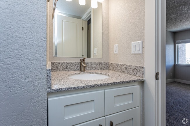 2BR, 2BA - 960SF - Parc at Prairie Grass