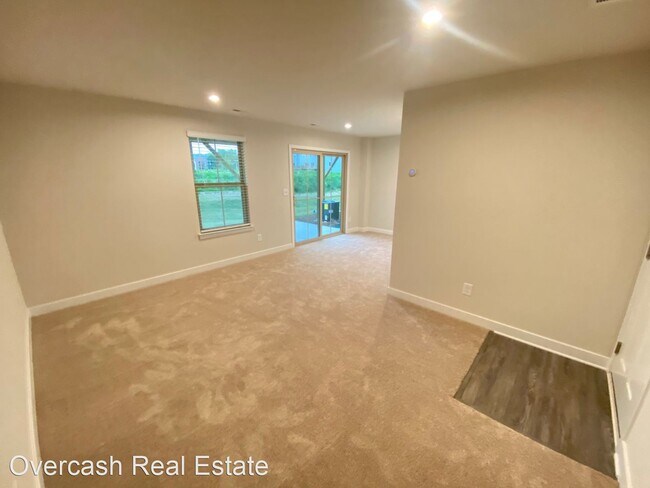 Building Photo - 3 br, 2.5 bath House - 105-A Helm Lane