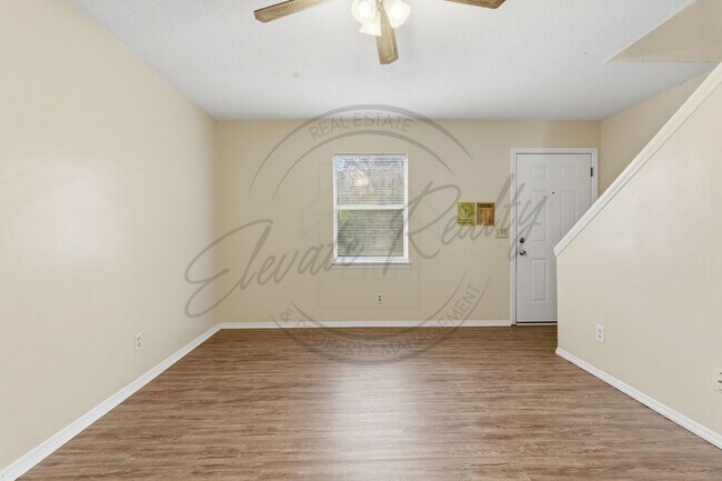 Foto del edificio - Spring Special: Charming 2 Bed / 1.5 Bath Townhouse in Cookeville