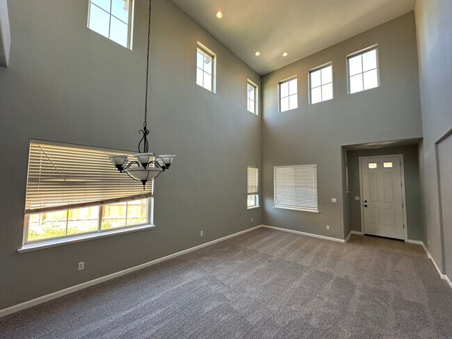 Building Photo - 4025 Squaw Ct - Bridgeway Lakes 95691