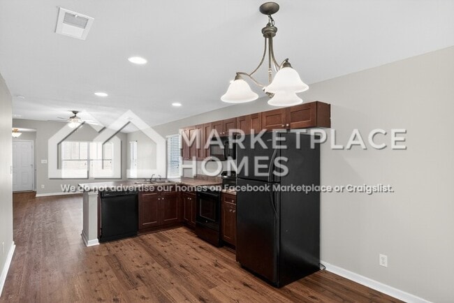 Building Photo - 203 Sedgewick Dr