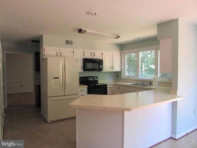 Building Photo - 6159 Coventry Ct