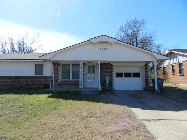 Building Photo - 2306 NW 43rd St