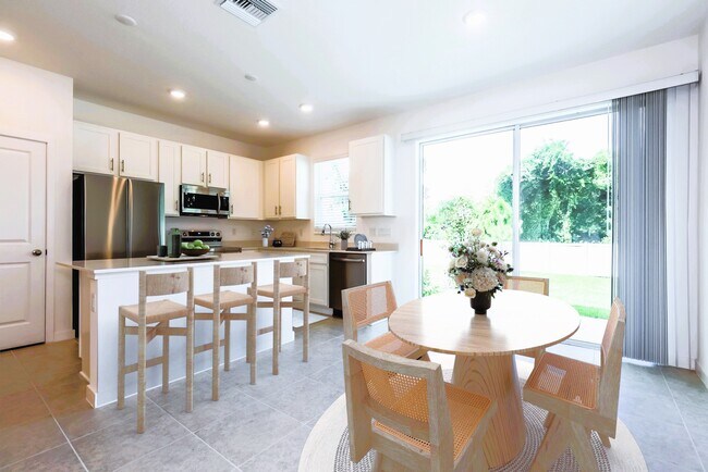 Building Photo - 1448 Tristar Dr