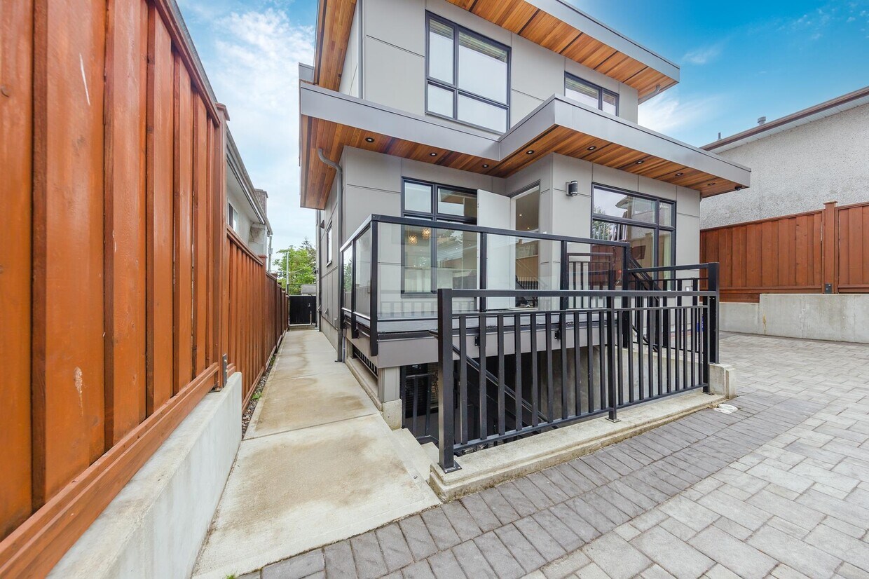 6227 Portland St Unit 1, Burnaby, BC V5J 2S3 Apartments 6227 Portland