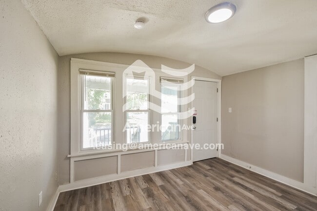 Building Photo - 3852 N 28th St
