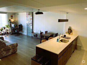 Building Photo - 380 Rue De La Couronne
