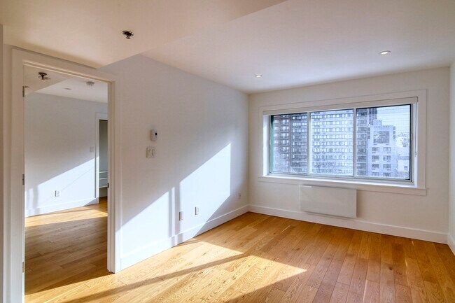 Photo du bâtiment - 3455 Rue Aylmer