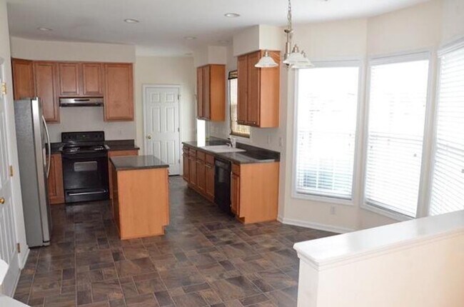 Building Photo - 3 Stirrup Ln