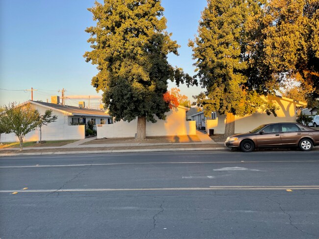 Foto del edificio - 3 E San Joaquin St