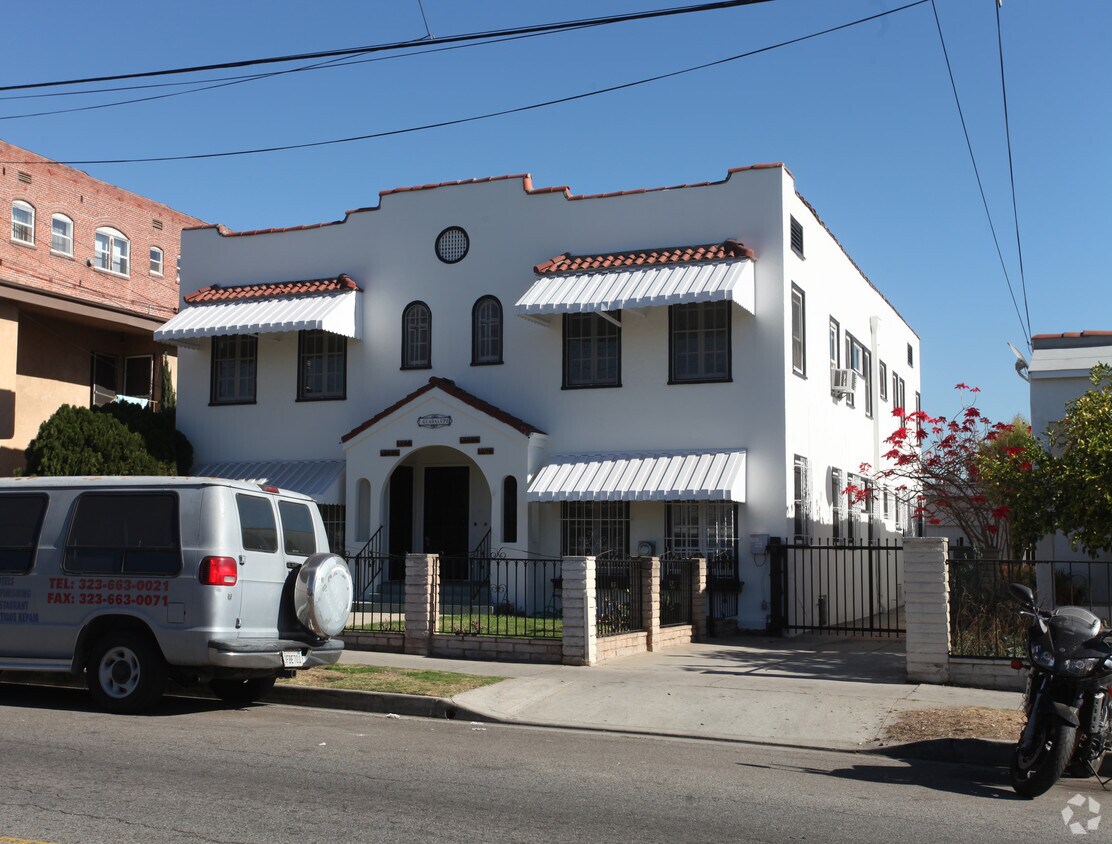 Building Photo - 1206 N Edgemont St