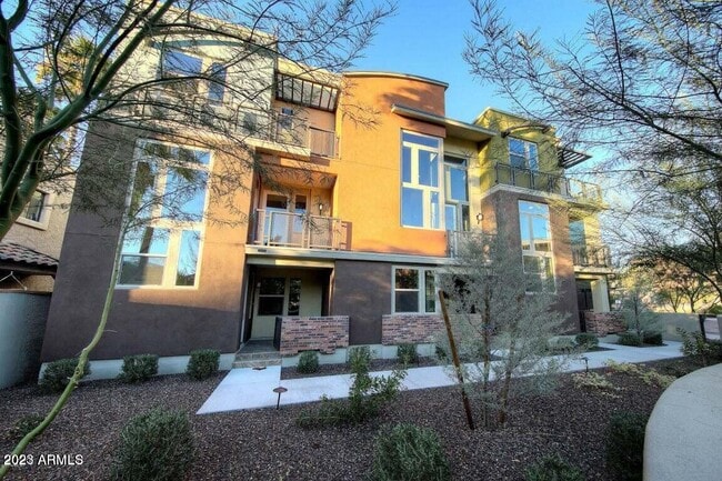 Foto del edificio - 4816 N Woodmere Fairway