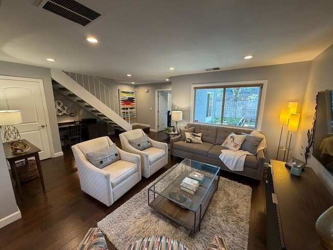 Foto del edificio - 3 Bed 2.5 Bath Townhome In Danville